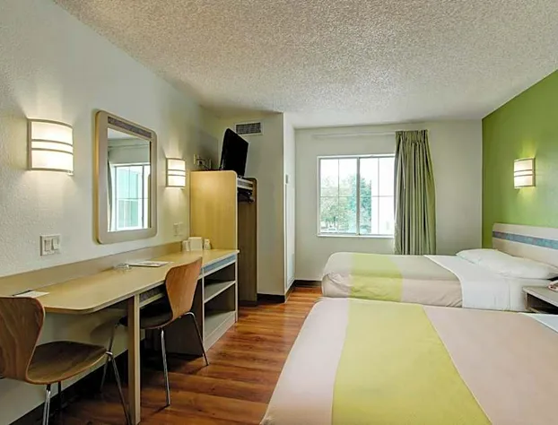 Super 8 by Wyndham Aurora East hotel detail image 2