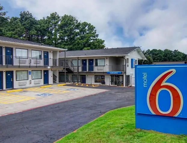 Motel 6 Longview, TX hotel detail image 1