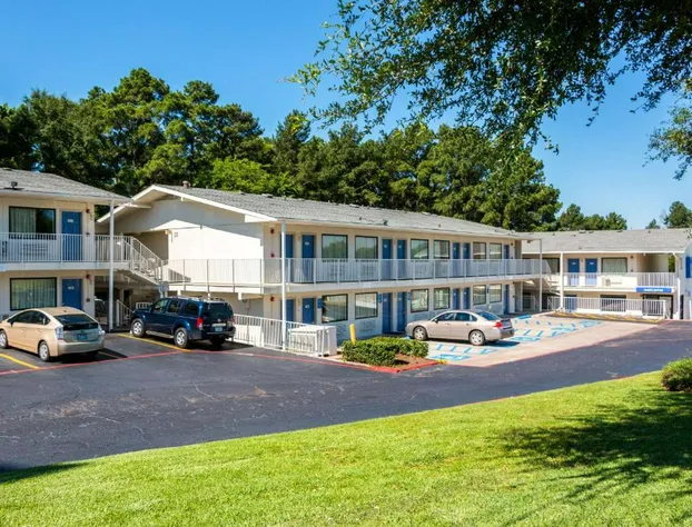 Motel 6 Longview, TX hotel detail image 1