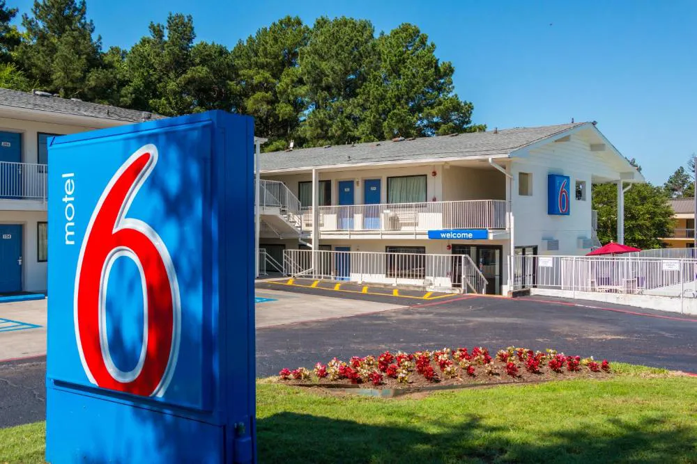 Motel 6 Longview, TX hotel hero