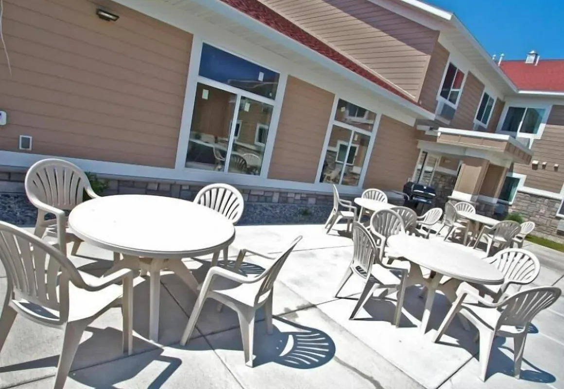 American Inn & Suites hotel hero