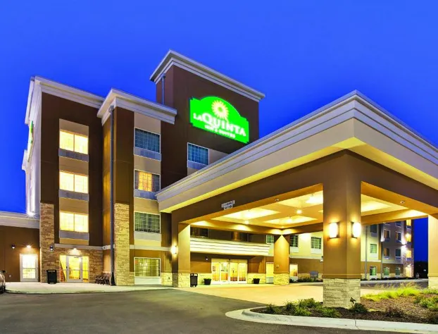 La Quinta Inn & Suites by Wyndham Rochester Mayo Clinic S hotel detail image 1