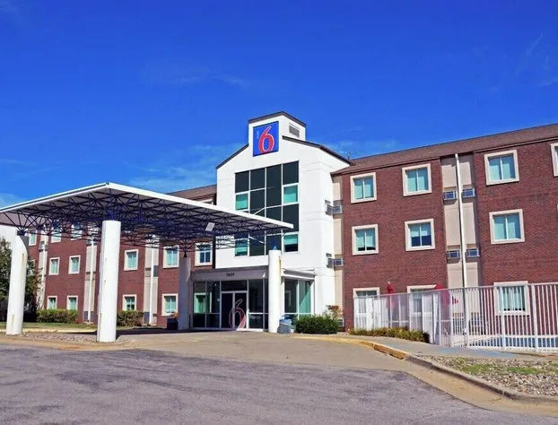 Motel 6 West Des Moines, IA hotel detail image 1