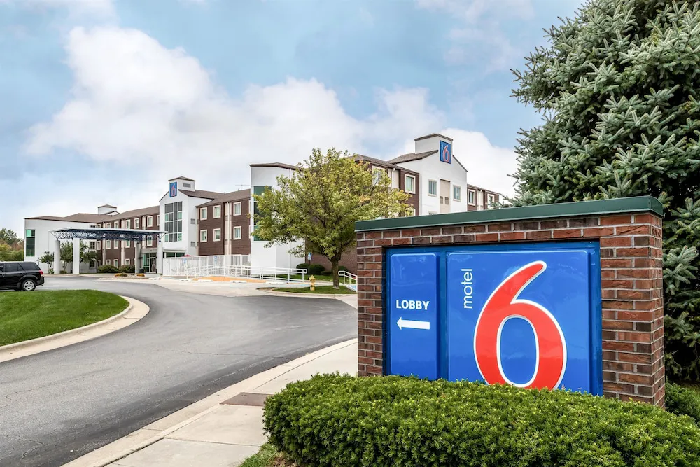 Motel 6 West Des Moines, IA hotel hero
