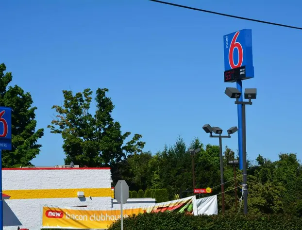 Motel 6 Chicopee, MA - Springfield hotel detail image 2