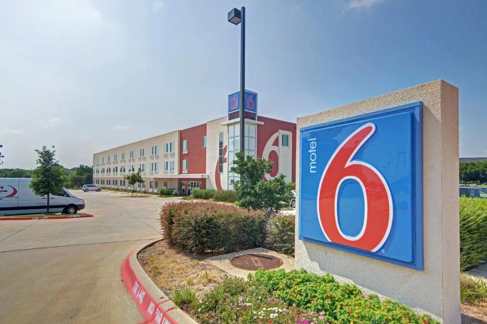Motel 6 Roanoke, TX - Northlake - Speedway hotel hero
