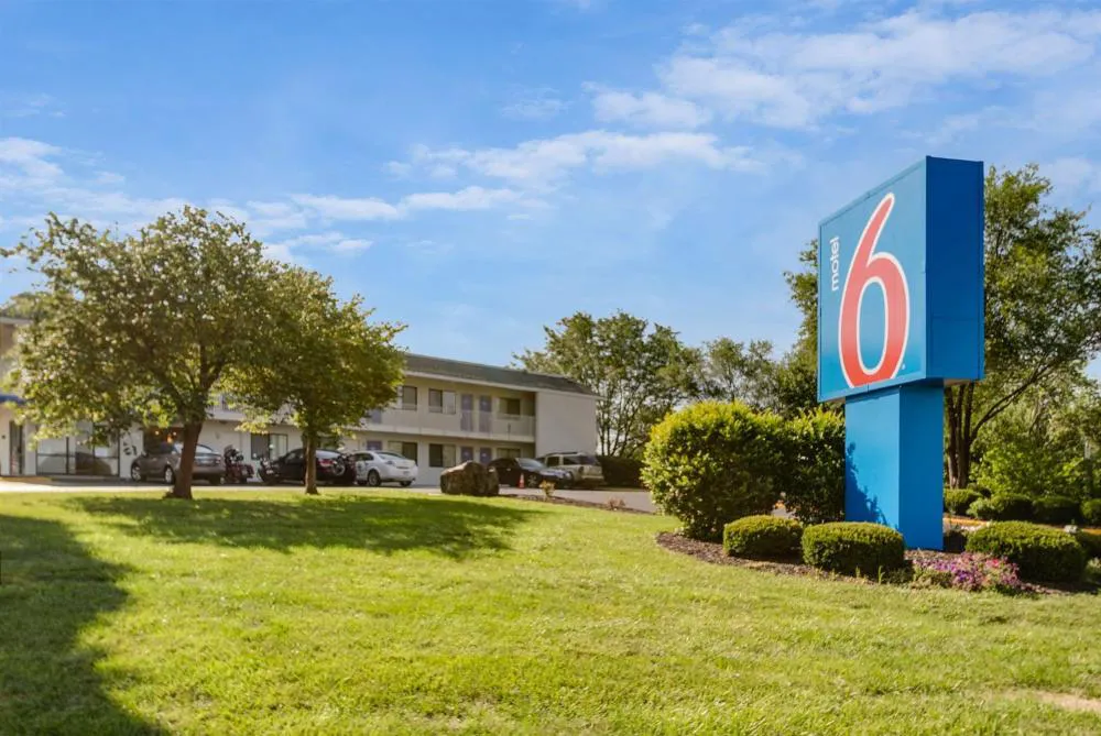 Motel 6 Lenexa, KS - Kansas City Southwest hotel hero
