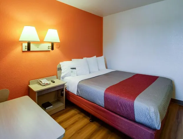 Motel 6 Lenexa, KS - Kansas City Southwest hotel detail image 1