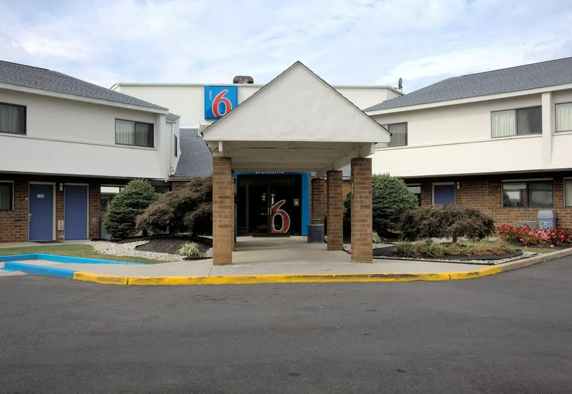 Motel 6 Piscataway, NJ hotel hero
