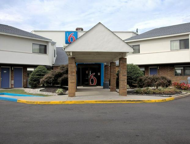 Motel 6 Piscataway, NJ hotel detail image 1