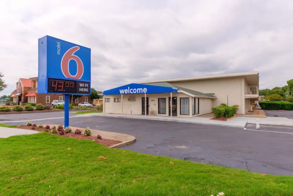 Motel 6 Norfolk, VA hotel hero