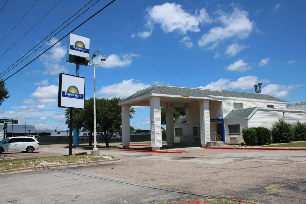 Days Inn by Wyndham Waco University Area hotel hero