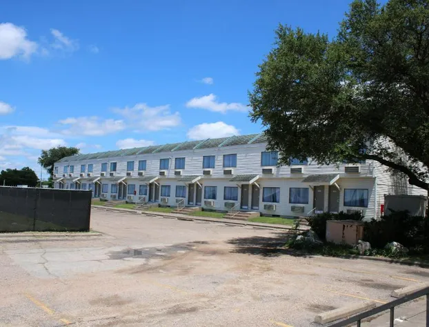 Days Inn by Wyndham Waco University Area hotel detail image 1