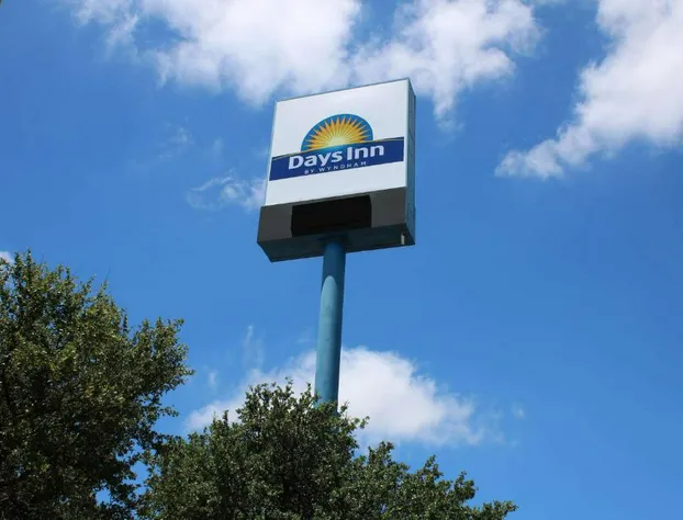 Days Inn by Wyndham Waco University Area hotel detail image 2