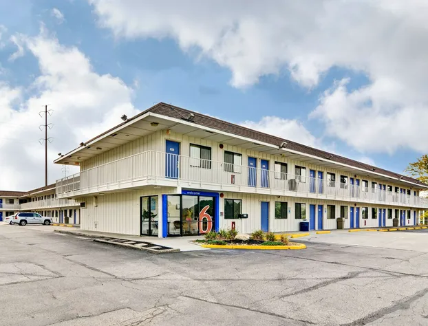 Motel 6 Pittsburgh, PA - Crafton hotel detail image 1