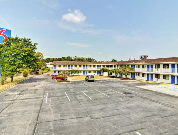 Motel 6 Pittsburgh, PA - Crafton hotel detail image 2