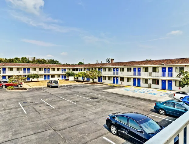 Motel 6 Pittsburgh, PA - Crafton hotel detail image 3