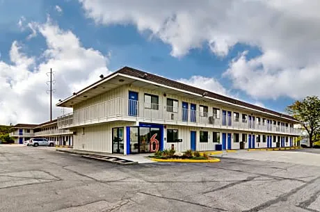 Motel 6 Pittsburgh, PA - Crafton hotel hero