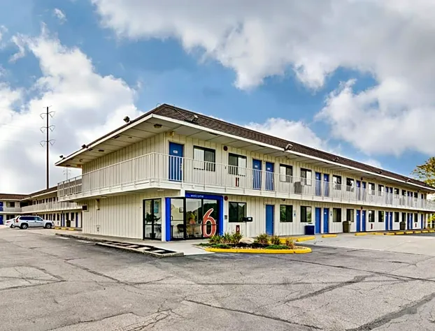 Motel 6 Pittsburgh, PA - Crafton hotel detail image 1