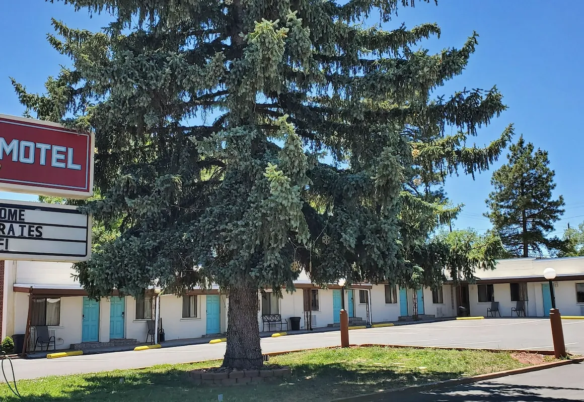 The L Motel hotel hero