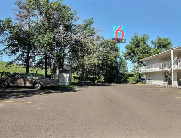 Motel 6 Bismarck, ND hotel detail image 1