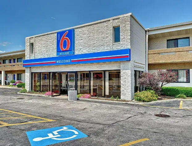 Motel 6 Villa Park, IL - Chicago West hotel detail image 1