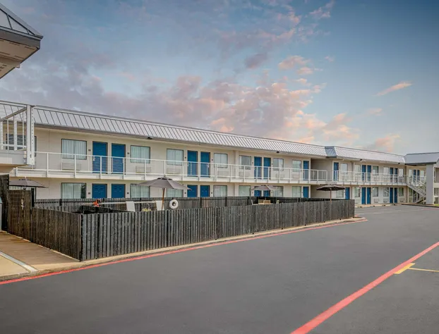 Motel 6 Euless, TX - Dallas hotel detail image 2