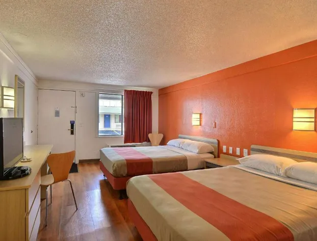 Rodeway Inn Altoona Orchard Plaza hotel detail image 2