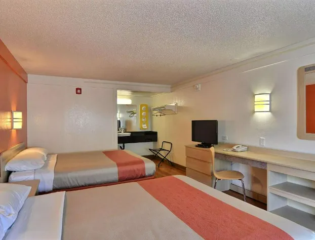 Rodeway Inn Altoona Orchard Plaza hotel detail image 4