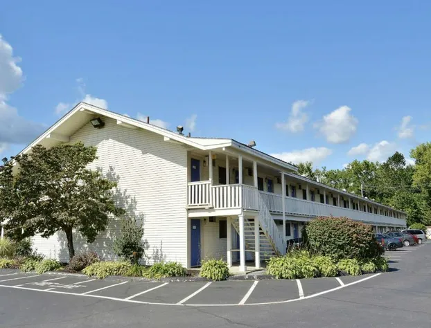 Travelodge by Wyndham Brattleboro VT hotel detail image 1