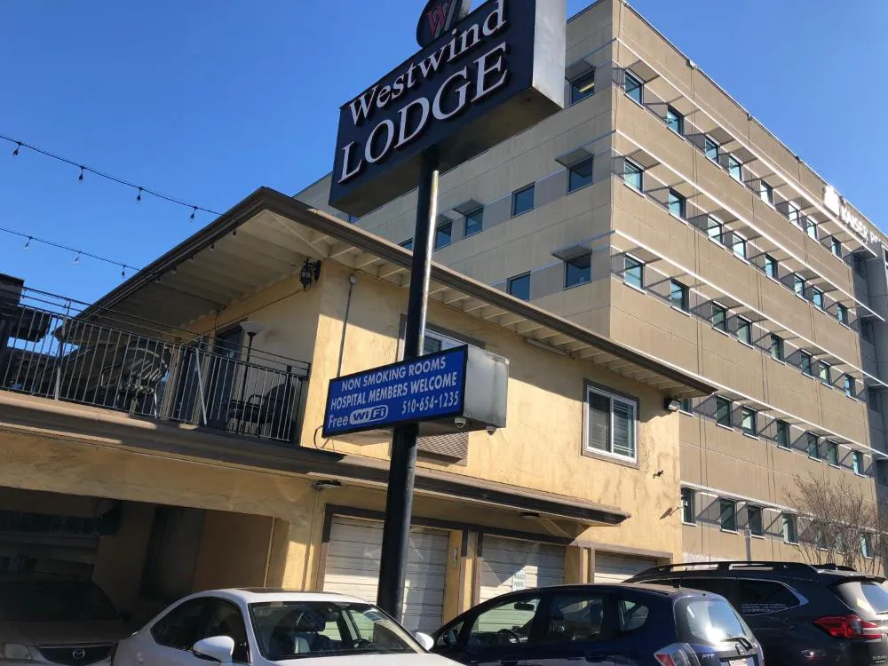 Westwind Lodge hotel hero