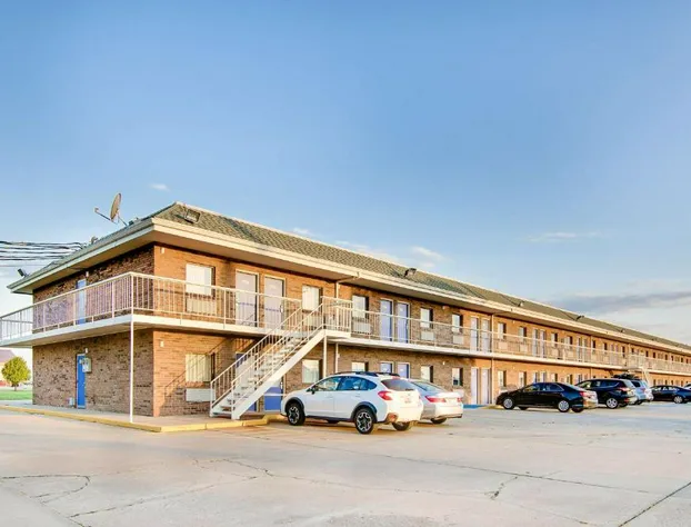 Motel 6 Salina, KS hotel detail image 1