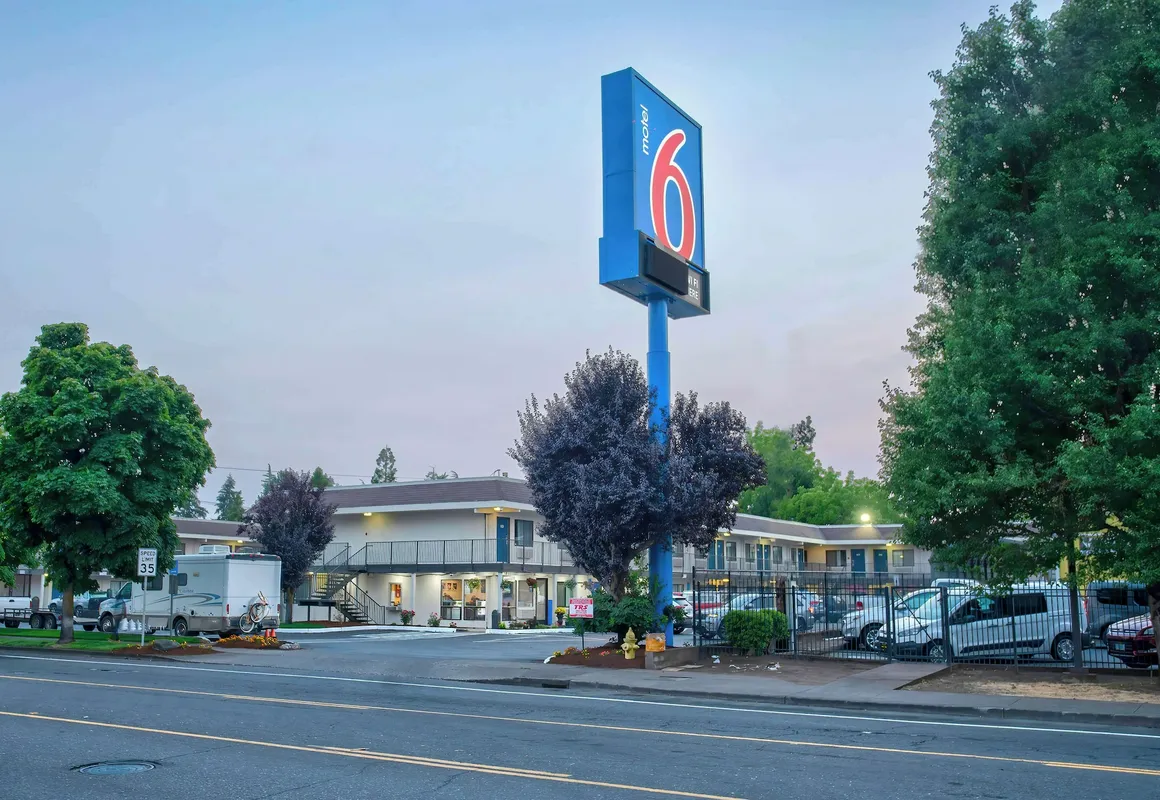 Motel 6 Salem, OR hotel hero