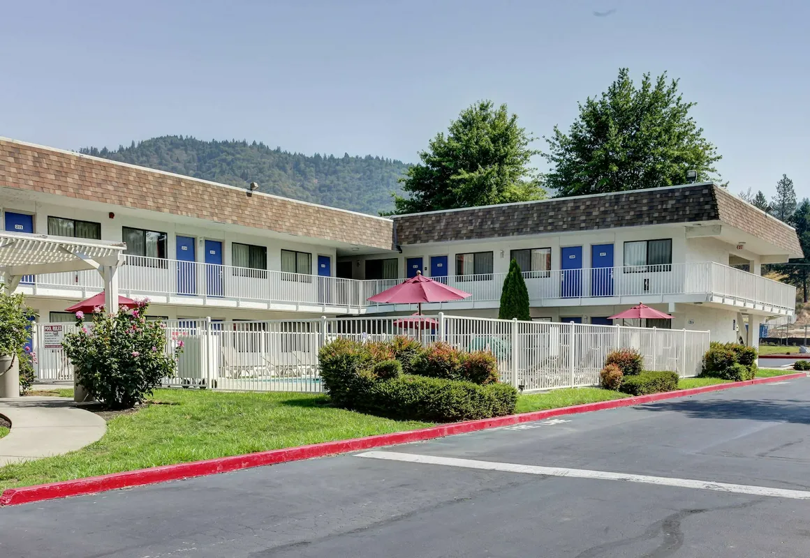 Motel 6 Grants Pass, OR hotel hero