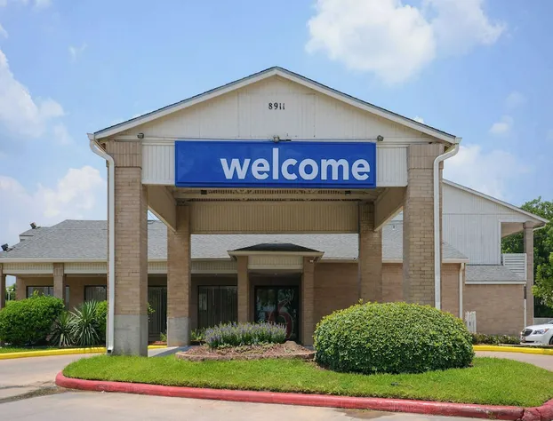 Motel 6 Baytown, TX - Baytown East hotel detail image 2