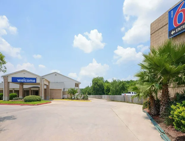 Motel 6 Baytown, TX - Baytown East hotel detail image 1