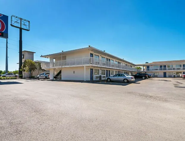 Motel 6 Corpus Christi, TX - Northwest hotel detail image 4