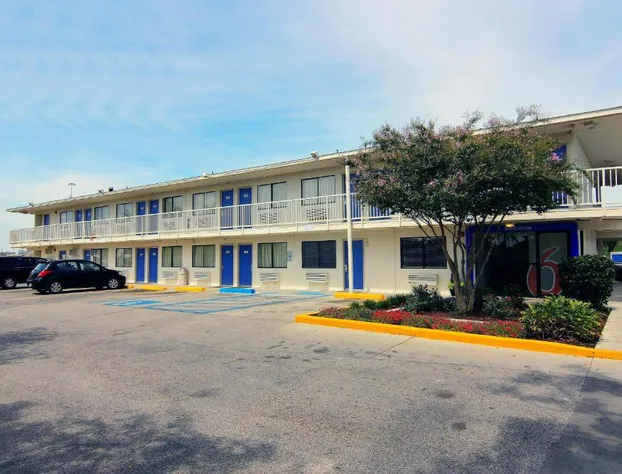 Motel 6 Corpus Christi, TX - Northwest hotel detail image 3