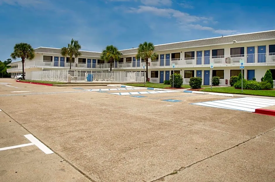 Motel 6 Gulfport, MS – Airport hotel hero