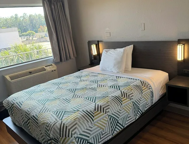 Motel 6 Gulfport, MS – Airport hotel detail image 3