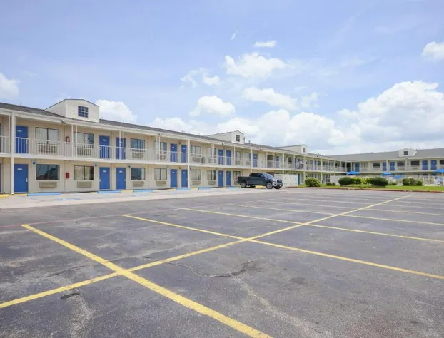 Motel 6 Webster, TX - Houston - Nasa Lake hotel detail image 1