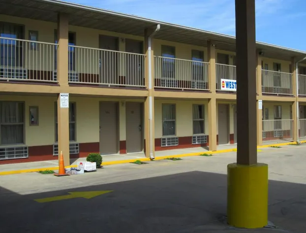 First Western Inn hotel detail image 4