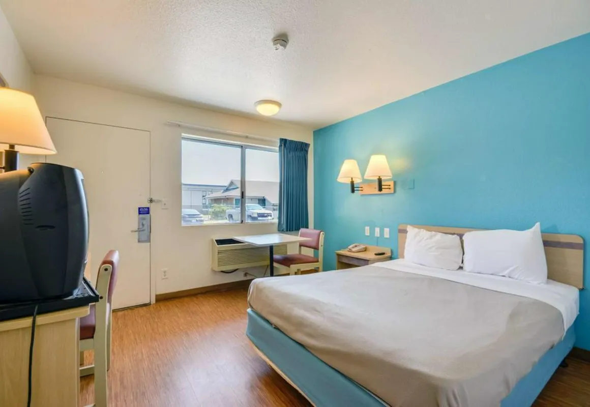 Rodeway Inn hotel hero