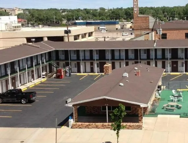 Town House Motel & Pool near Mt. Rushmore hotel detail image 2
