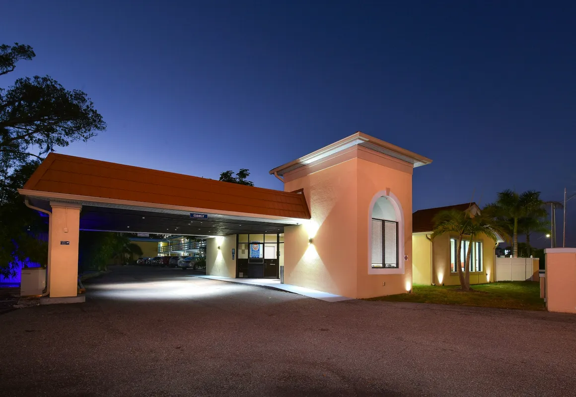 Golden Host Resort - Sarasota hotel hero