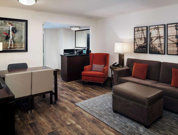 Embassy Suites by Hilton Washington DC Chevy Chase Pavilion hotel detail image 4
