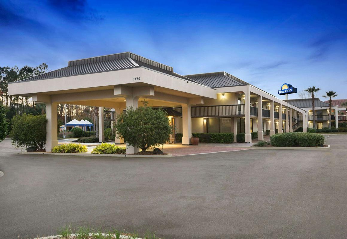 Days Inn by Wyndham Jacksonville Airport hotel hero