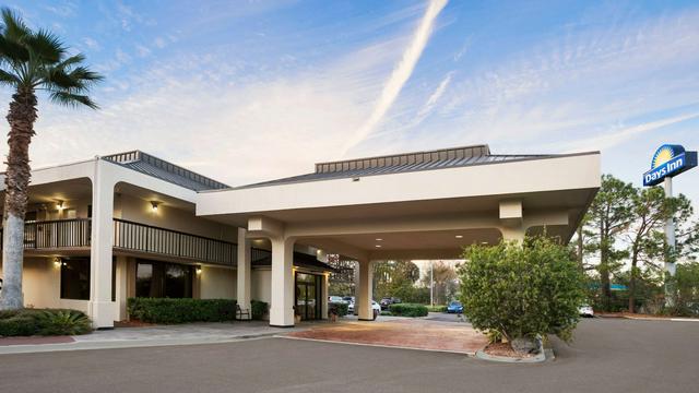 Days Inn by Wyndham Jacksonville Airport hotel detail image 3