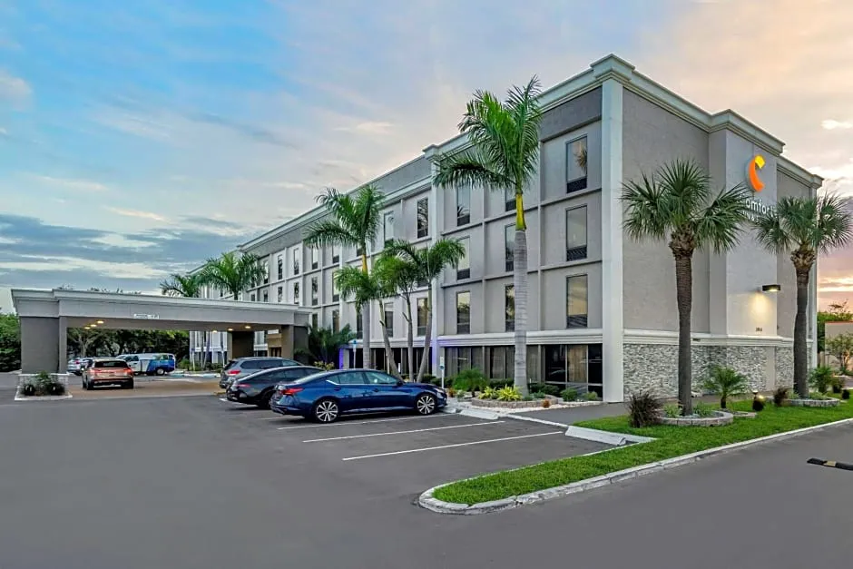 Comfort Inn & Suites St. Pete - Clearwater International Airport hotel hero