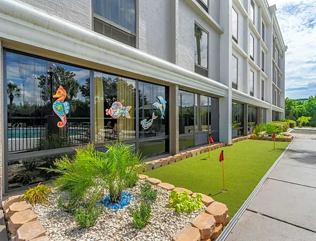 Comfort Inn & Suites St. Pete - Clearwater International Airport hotel detail image 4